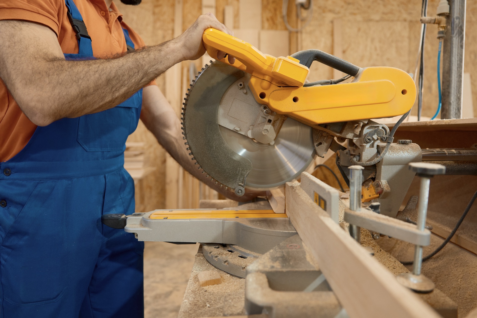 Circular & Miter Saws